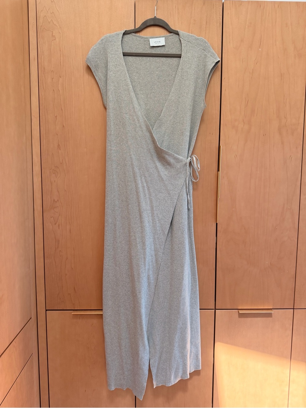 Legoe Maternity size 0 Sleeveless Wrap Maxi Dress in Light Gray 100% cotton